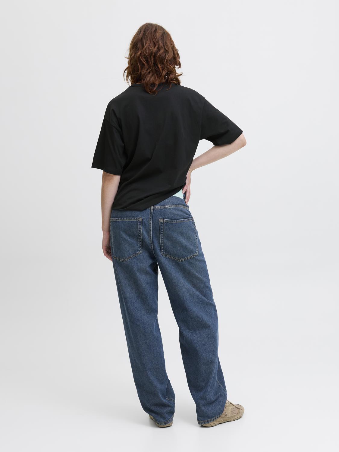 model_shot-back